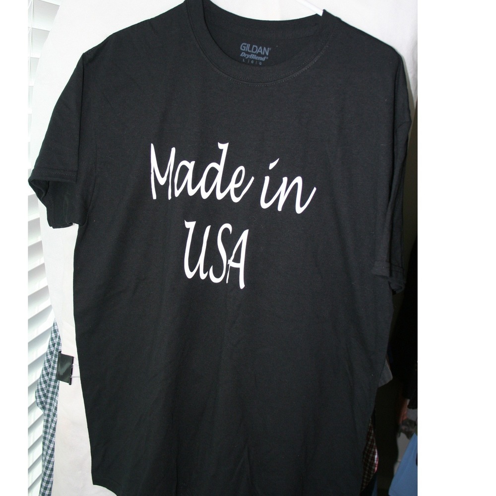 Gildan DryBlend Made in USA Graphic Tee Black Short Sleeve T-Shirt Large